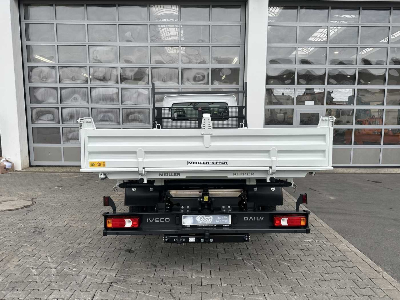 Iveco Daily 70C18H 3-S.-Kipper *R3.750mm*2xAHK* 5x - Furgão basculante: foto 5 Iveco Daily 70C18H 3-S.-Kipper *R3.750mm*2xAHK* 5x - Furgão basculante: foto 5