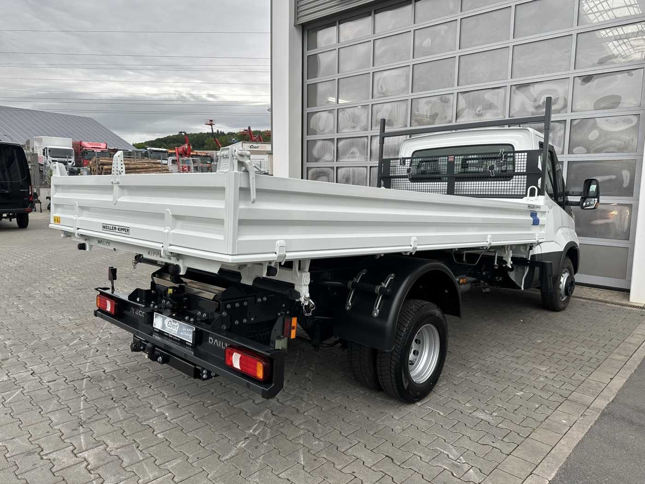 Iveco Daily 70C18H 3-S.-Kipper *R3.750mm*2xAHK* 5x - Furgão basculante: foto 4 Iveco Daily 70C18H 3-S.-Kipper *R3.750mm*2xAHK* 5x - Furgão basculante: foto 4