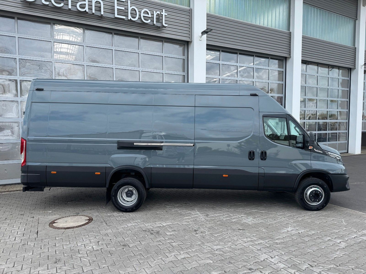 Iveco Daily 70C21 3.0L *L4*H3*Automatik*LED*Luft* 2x - Furgão: foto 2 Iveco Daily 70C21 3.0L *L4*H3*Automatik*LED*Luft* 2x - Furgão: foto 2