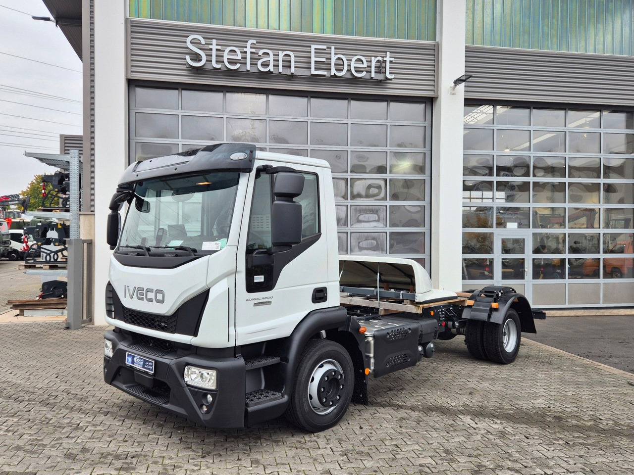 Iveco Eurocargo ML120E21/FP Spoiler Klima Xenon 3 St. - Caminhão chassi: foto 1 Iveco Eurocargo ML120E21/FP Spoiler Klima Xenon 3 St. - Caminhão chassi: foto 1