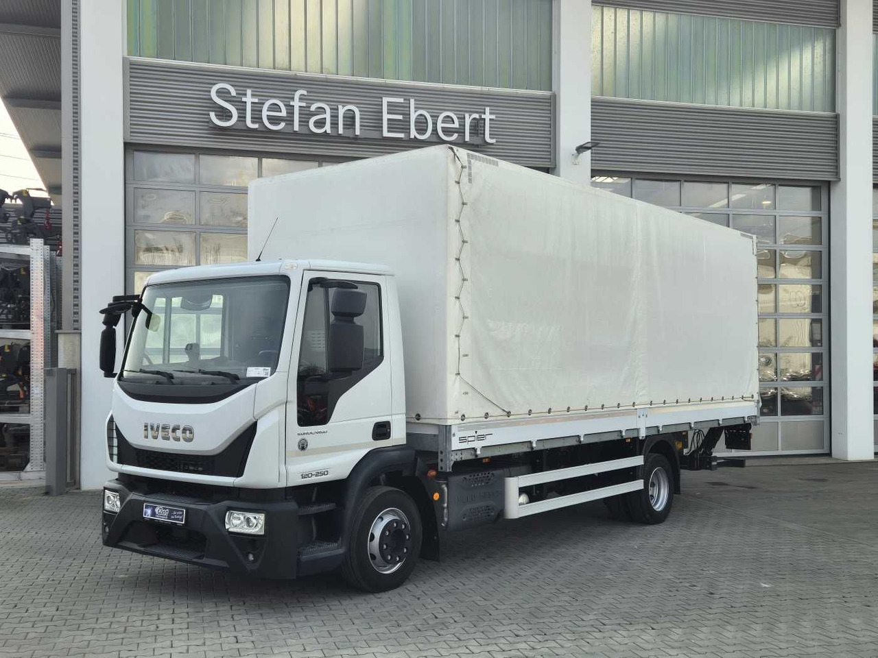 Iveco Eurocargo ML120E25 LBW 1.500kg Klima 3 Sitze - Caminhão com lona: foto 1 Iveco Eurocargo ML120E25 LBW 1.500kg Klima 3 Sitze - Caminhão com lona: foto 1