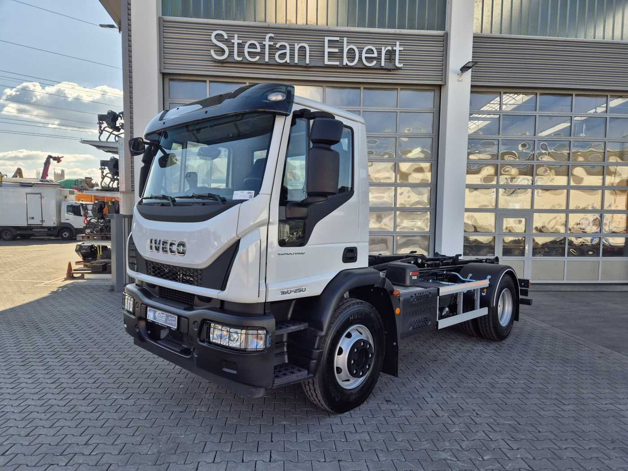 Iveco Eurocargo ML160E25/P HIAB Multilift XR10S4150 - Caminhão polibenne: foto 2 Iveco Eurocargo ML160E25/P HIAB Multilift XR10S4150 - Caminhão polibenne: foto 2