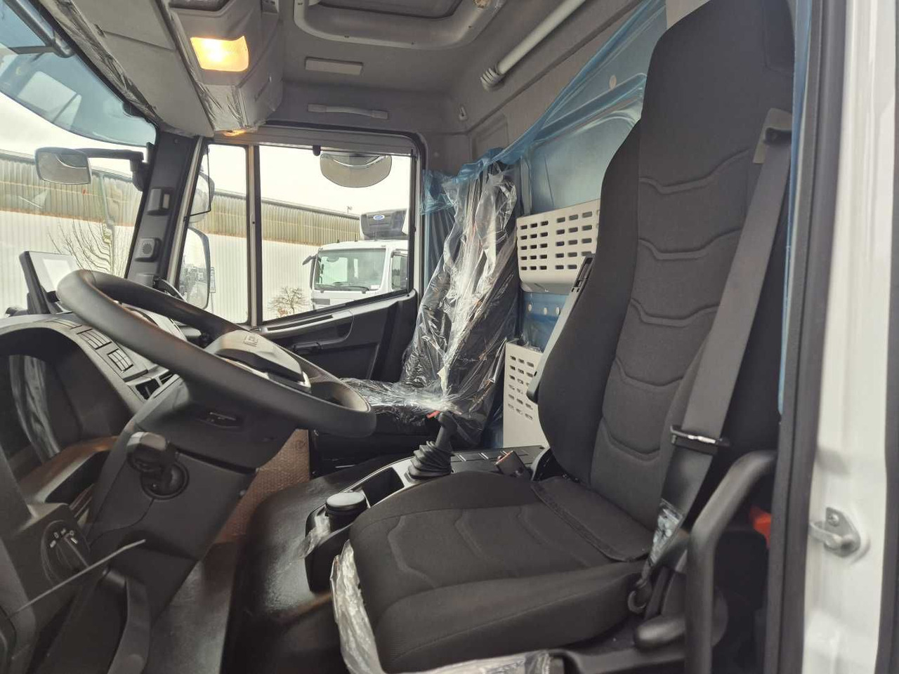 Caminhão chassi nuevo Iveco Eurocargo ML180E28/P 4x2 ZF-Automatik 8AP 3Stück: foto 10