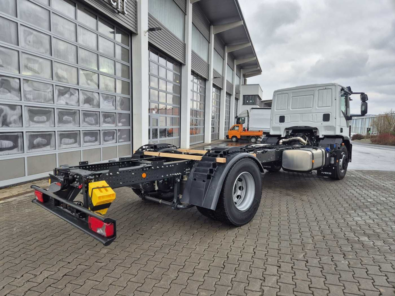 Caminhão chassi nuevo Iveco Eurocargo ML180E28/P 4x2 ZF-Automatik 8AP 3Stück: foto 9