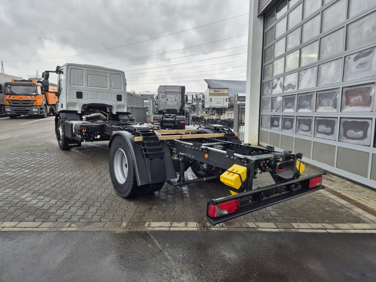 Caminhão chassi nuevo Iveco Eurocargo ML180E28/P 4x2 ZF-Automatik 8AP 3Stück: foto 7