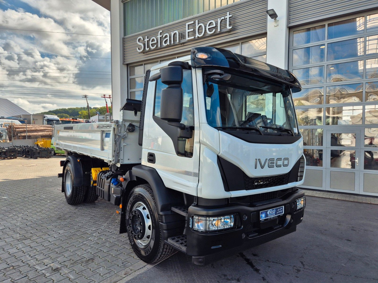 Iveco Eurocargo ML180E32K 4x2 Meiller AHK - Caminhão basculante: foto 4 Iveco Eurocargo ML180E32K 4x2 Meiller AHK - Caminhão basculante: foto 4