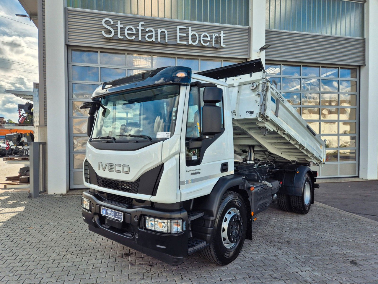 Iveco Eurocargo ML180E32K 4x2 Meiller AHK - Caminhão basculante: foto 1 Iveco Eurocargo ML180E32K 4x2 Meiller AHK - Caminhão basculante: foto 1
