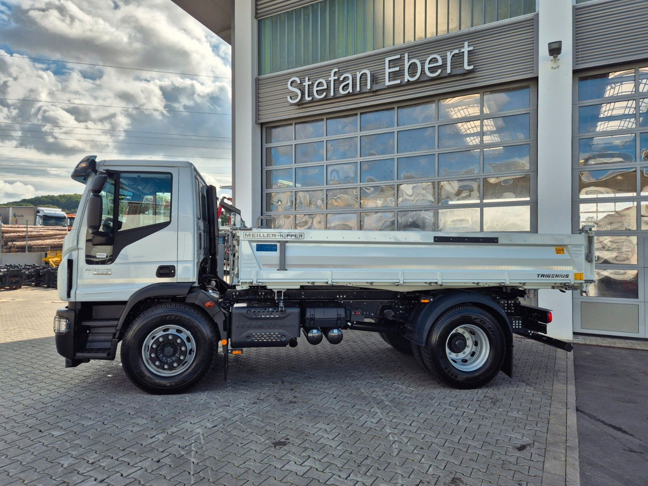 Iveco Eurocargo ML180E32K 4x2 Meiller AHK - Caminhão basculante: foto 3 Iveco Eurocargo ML180E32K 4x2 Meiller AHK - Caminhão basculante: foto 3