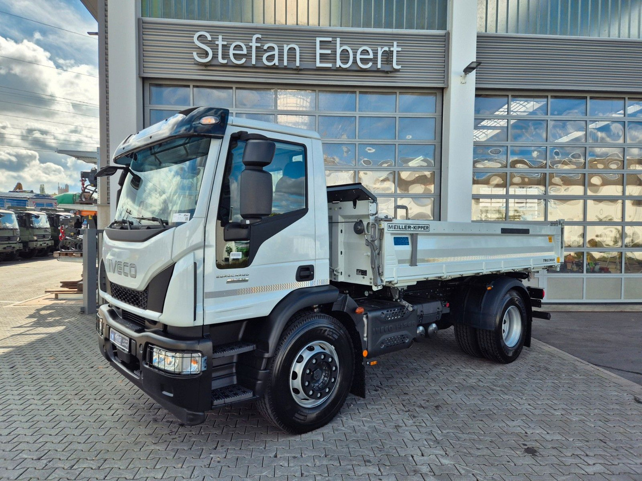 Iveco Eurocargo ML180E32K 4x2 Meiller AHK - Caminhão basculante: foto 2 Iveco Eurocargo ML180E32K 4x2 Meiller AHK - Caminhão basculante: foto 2