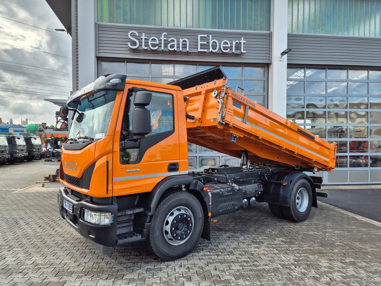 Iveco Eurocargo ML180E32K 4x2 Meiller AHK - Caminhão basculante: foto 1 Iveco Eurocargo ML180E32K 4x2 Meiller AHK - Caminhão basculante: foto 1