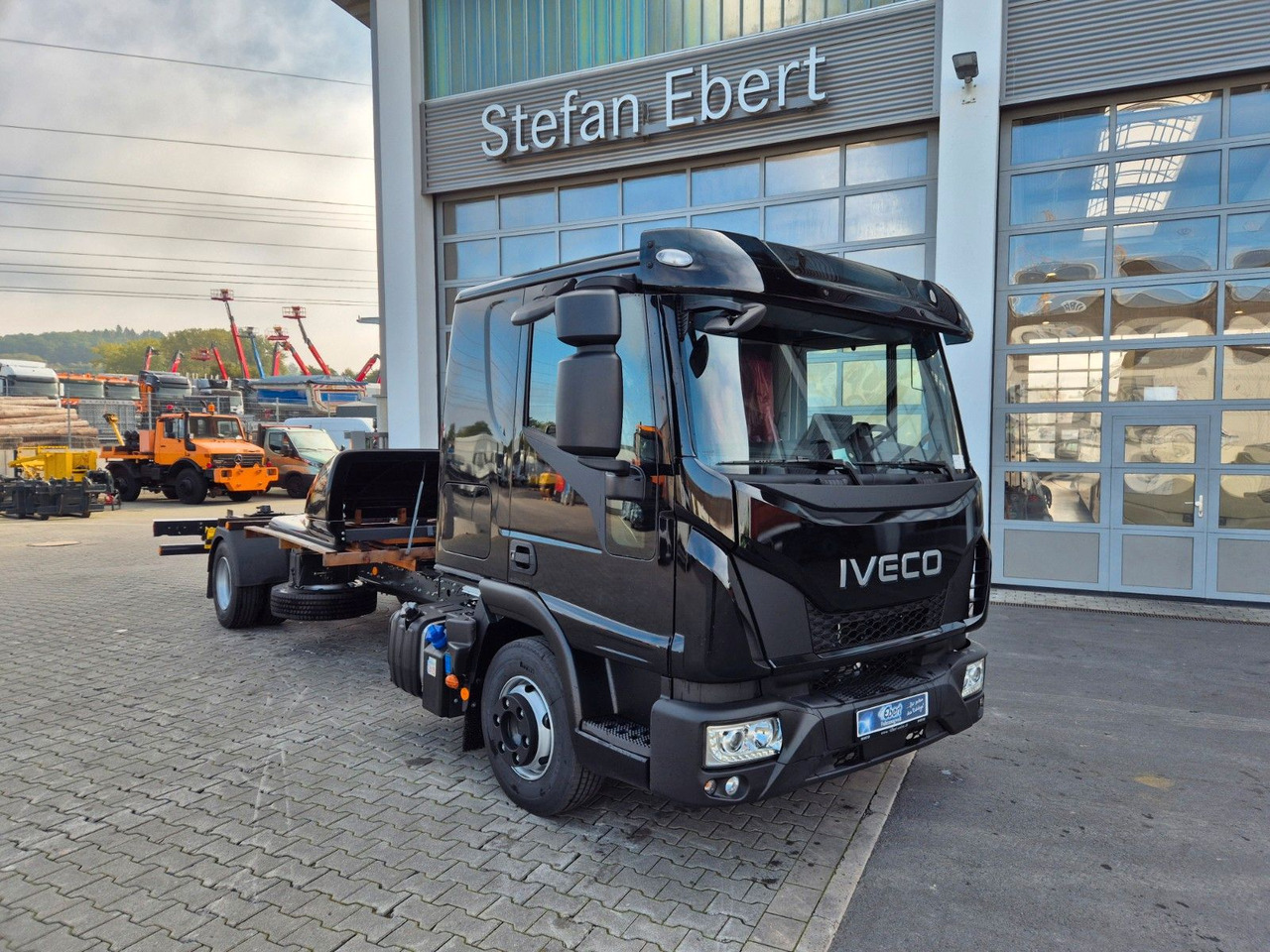 Iveco Eurocargo ML80E22/P 2x AHK Klima Standh. Bett - Caminhão chassi: foto 3 Iveco Eurocargo ML80E22/P 2x AHK Klima Standh. Bett - Caminhão chassi: foto 3