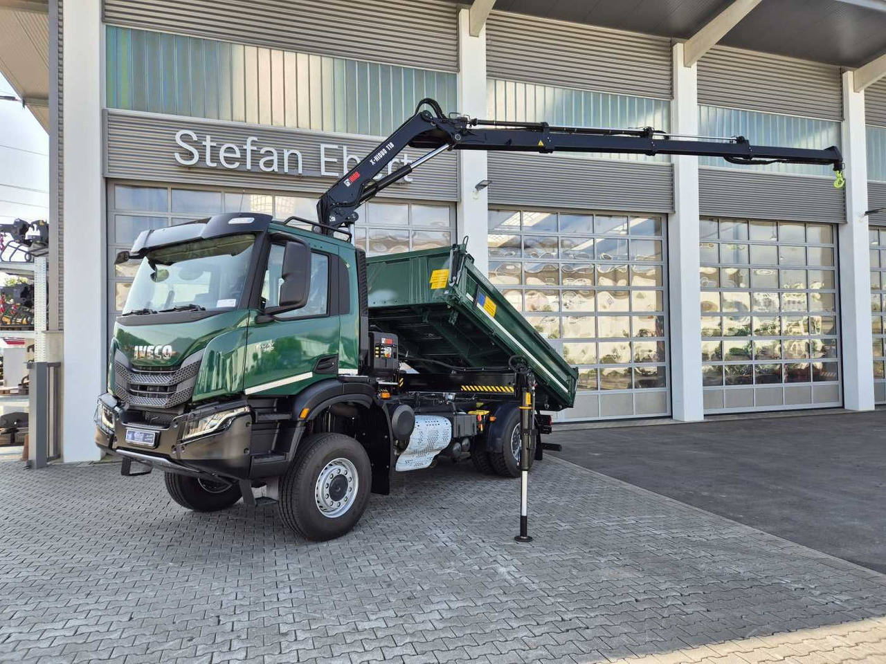 Iveco T-Way AD190T36W/P 4x4 HIAB X-HIDUO 118E-3 Funk - Caminhão basculante, Caminhão grua: foto 1 Iveco T-Way AD190T36W/P 4x4 HIAB X-HIDUO 118E-3 Funk - Caminhão basculante, Caminhão grua: foto 1