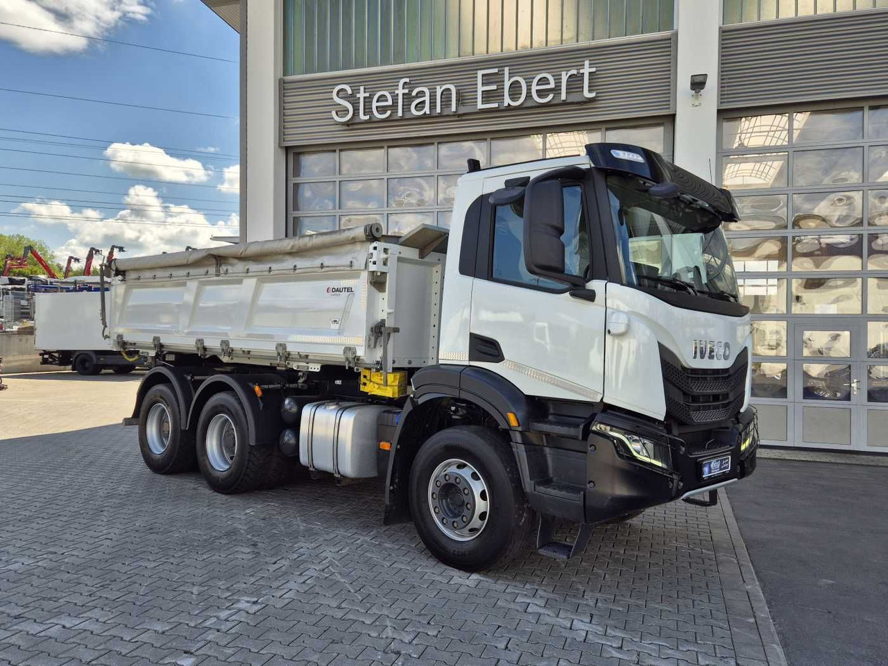 Iveco X-Way AD300X48Z HR 6x4 Intarder Bordmatic Kamera - Caminhão basculante: foto 3 Iveco X-Way AD300X48Z HR 6x4 Intarder Bordmatic Kamera - Caminhão basculante: foto 3