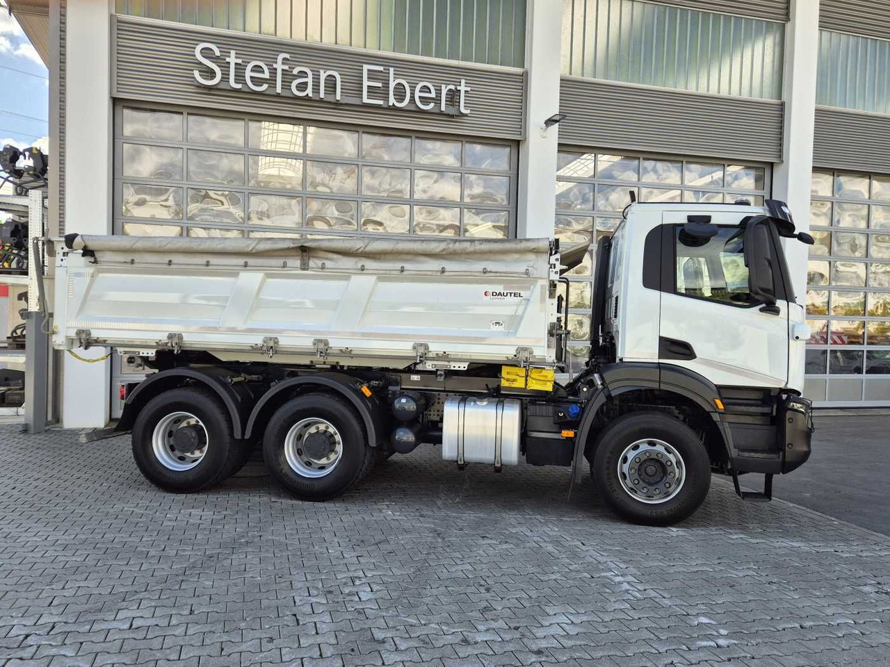 Iveco X-Way AD300X48Z HR 6x4 Intarder Bordmatic Kamera - Caminhão basculante: foto 5 Iveco X-Way AD300X48Z HR 6x4 Intarder Bordmatic Kamera - Caminhão basculante: foto 5