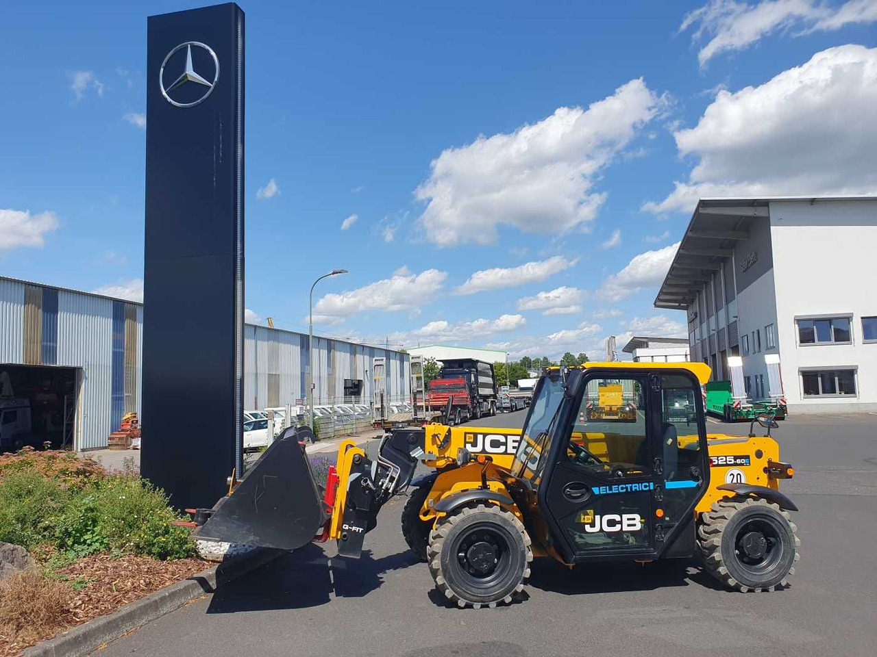 JCB 525-60E / Elektro / 2022 / nur 176h / Gabel - Empilhador telescópico: foto 1 JCB 525-60E / Elektro / 2022 / nur 176h / Gabel - Empilhador telescópico: foto 1