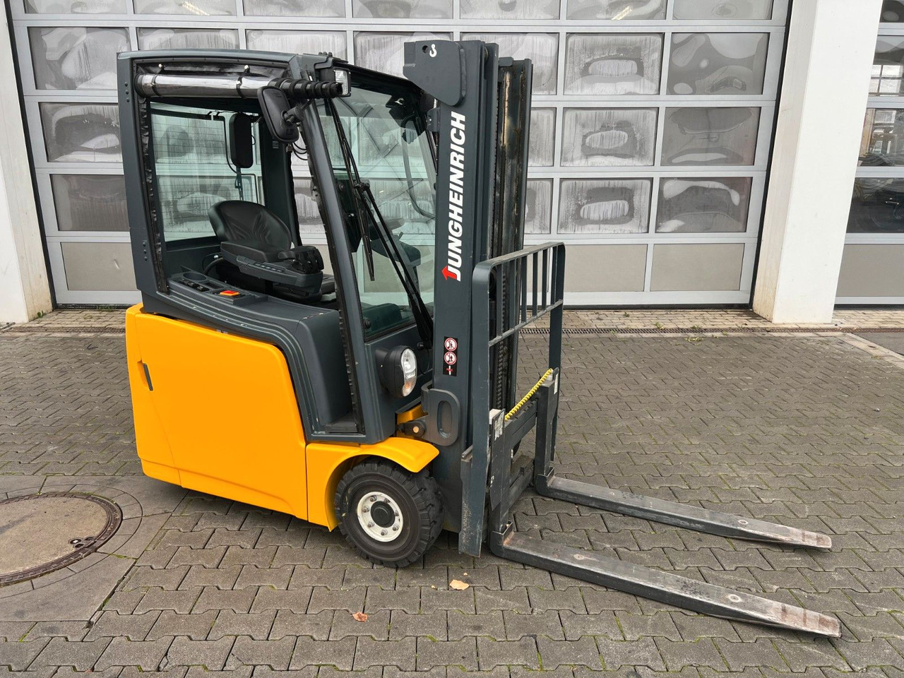 Jungheinrich EFG 215 / Triplex: 4.25m! / SS / 1.285h / 2021 - Empilhadeira elétrica: foto 2 Jungheinrich EFG 215 / Triplex: 4.25m! / SS / 1.285h / 2021 - Empilhadeira elétrica: foto 2