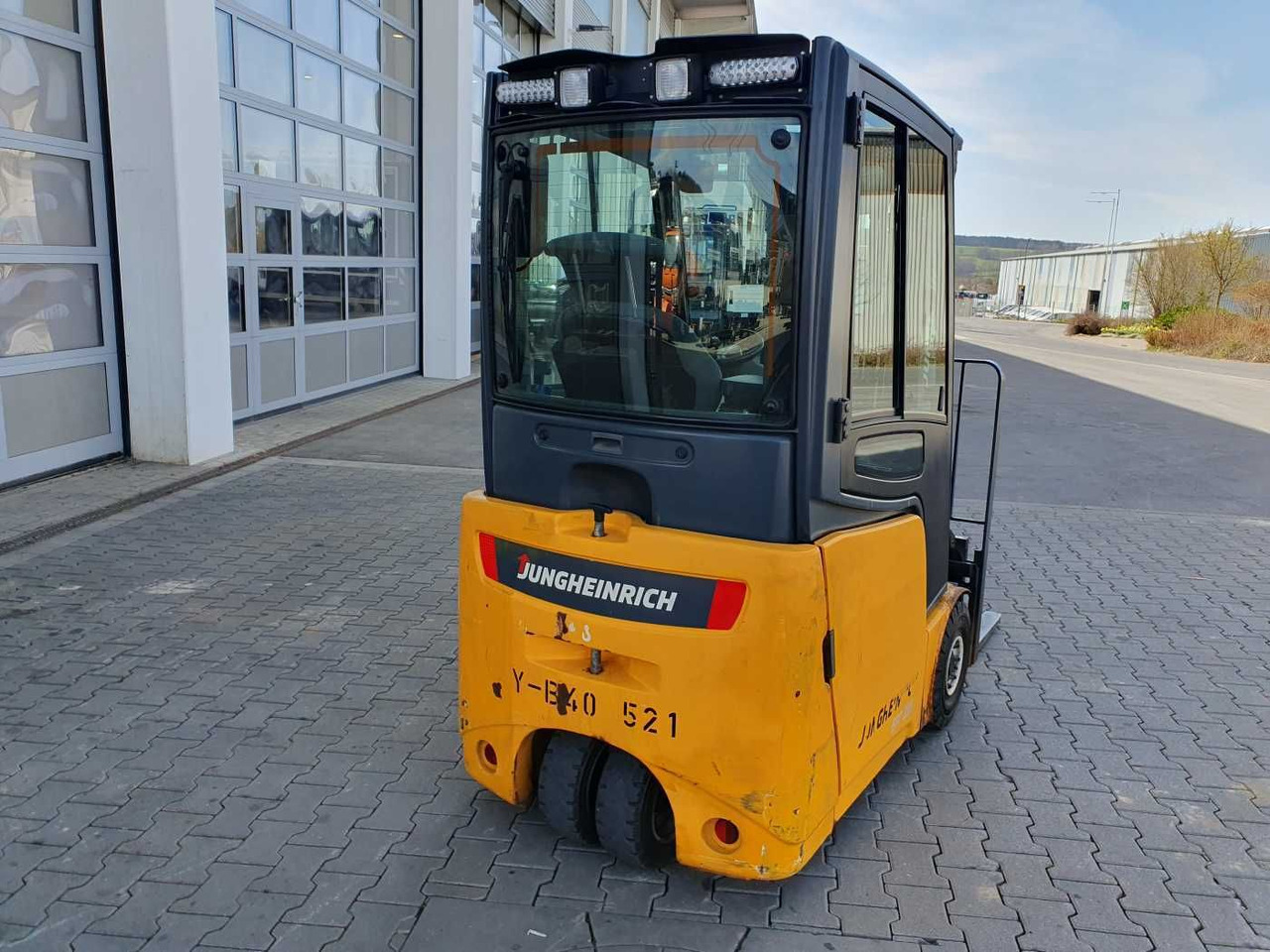 Jungheinrich EFG 215 / Triplex: 4.35m! / SS / nur 2.054h! - Empilhadeira elétrica: foto 4 Jungheinrich EFG 215 / Triplex: 4.35m! / SS / nur 2.054h! - Empilhadeira elétrica: foto 4