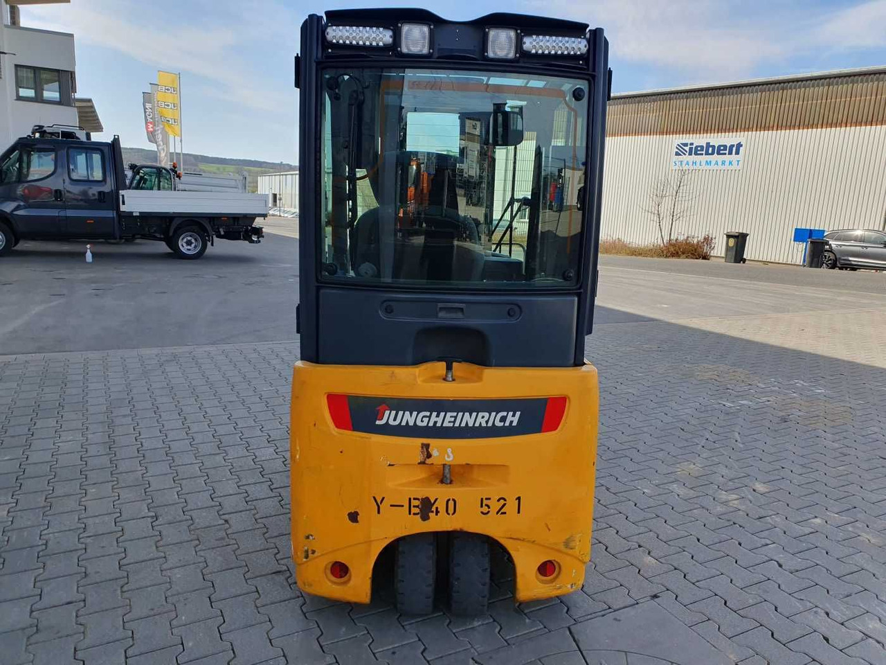 Jungheinrich EFG 215 / Triplex: 4.35m! / SS / nur 2.054h! - Empilhadeira elétrica: foto 5 Jungheinrich EFG 215 / Triplex: 4.35m! / SS / nur 2.054h! - Empilhadeira elétrica: foto 5