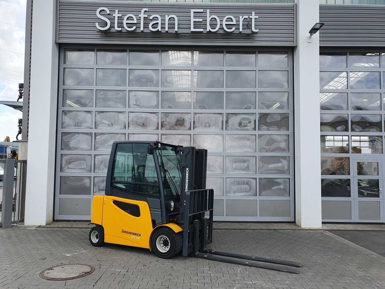 Jungheinrich EFG S30 / Triplex: 4.40m! / SS / nur 1.674h! - Empilhadeira elétrica: foto 1 Jungheinrich EFG S30 / Triplex: 4.40m! / SS / nur 1.674h! - Empilhadeira elétrica: foto 1