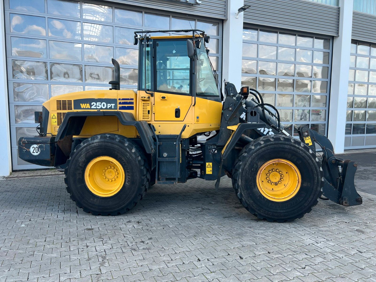 Komatsu WA 250 PT - 5H / 12.390h / - Carregadeira de rodas: foto 3 Komatsu WA 250 PT - 5H / 12.390h / - Carregadeira de rodas: foto 3