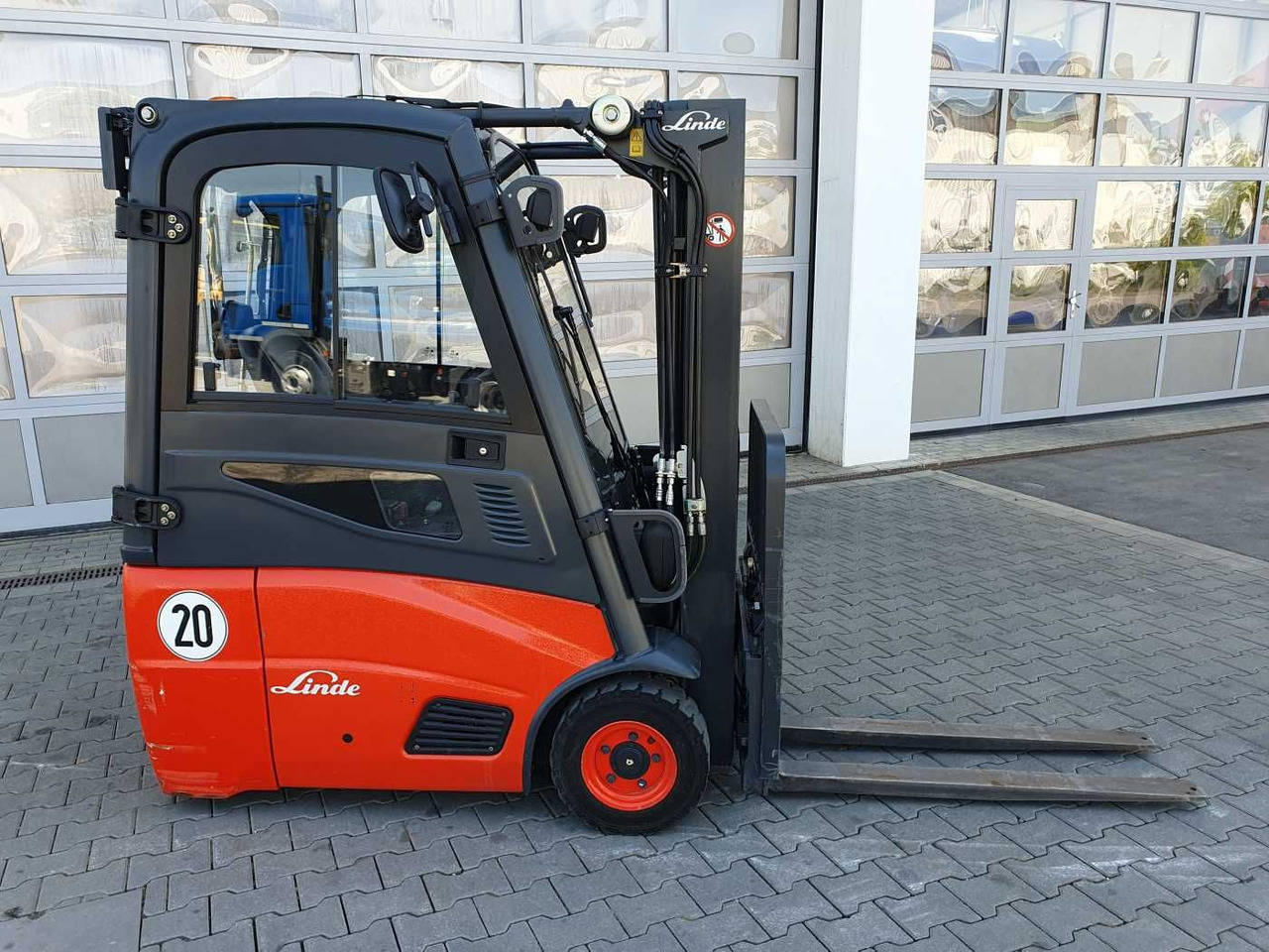 Linde E14 - 01 / Triplex: 4.10m! / SS / nur 1.003h! - Empilhadeira elétrica: foto 2 Linde E14 - 01 / Triplex: 4.10m! / SS / nur 1.003h! - Empilhadeira elétrica: foto 2
