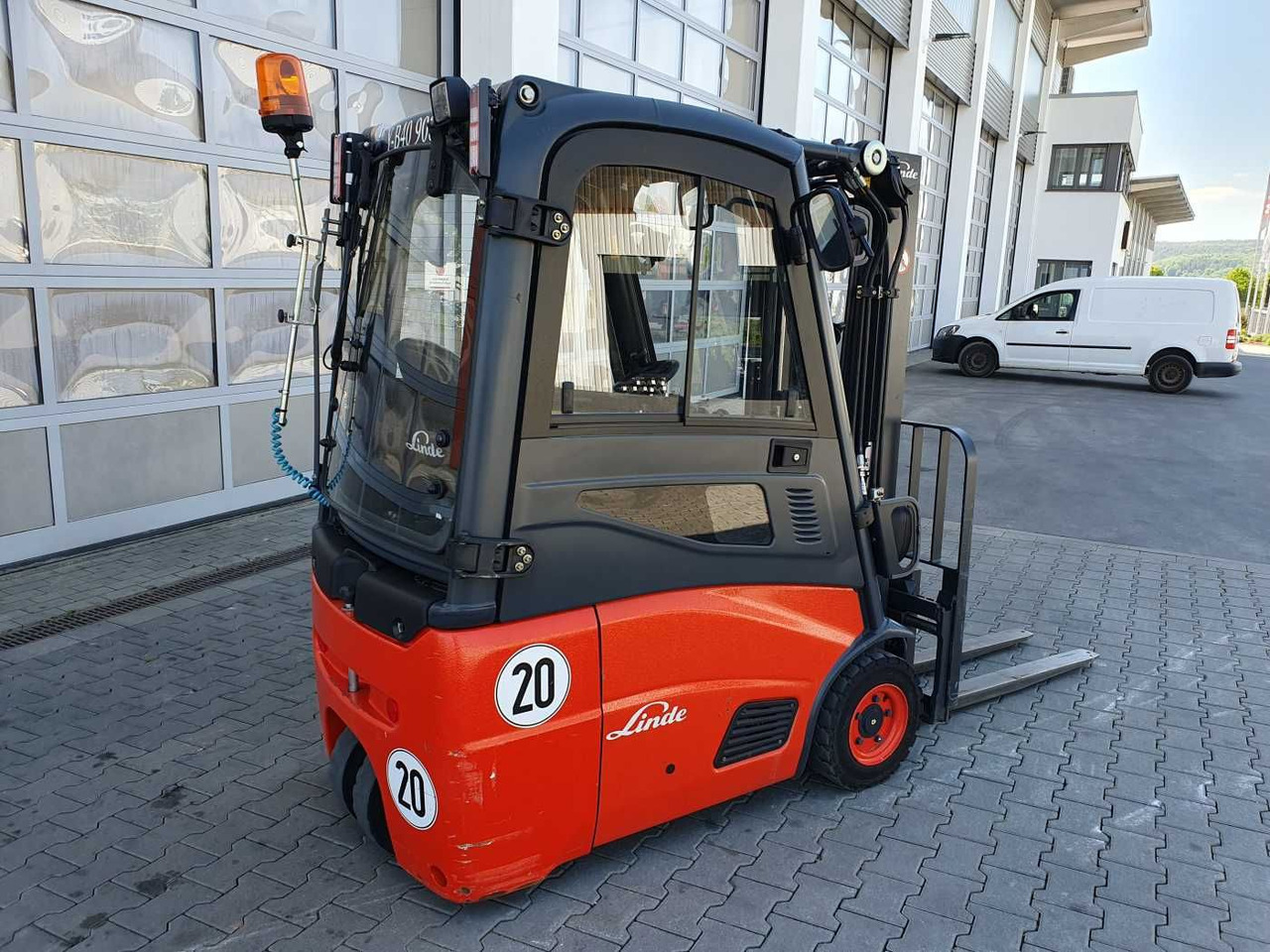 Linde E14 - 01 / Triplex: 4.10m! / SS / nur 1.003h! - Empilhadeira elétrica: foto 3 Linde E14 - 01 / Triplex: 4.10m! / SS / nur 1.003h! - Empilhadeira elétrica: foto 3