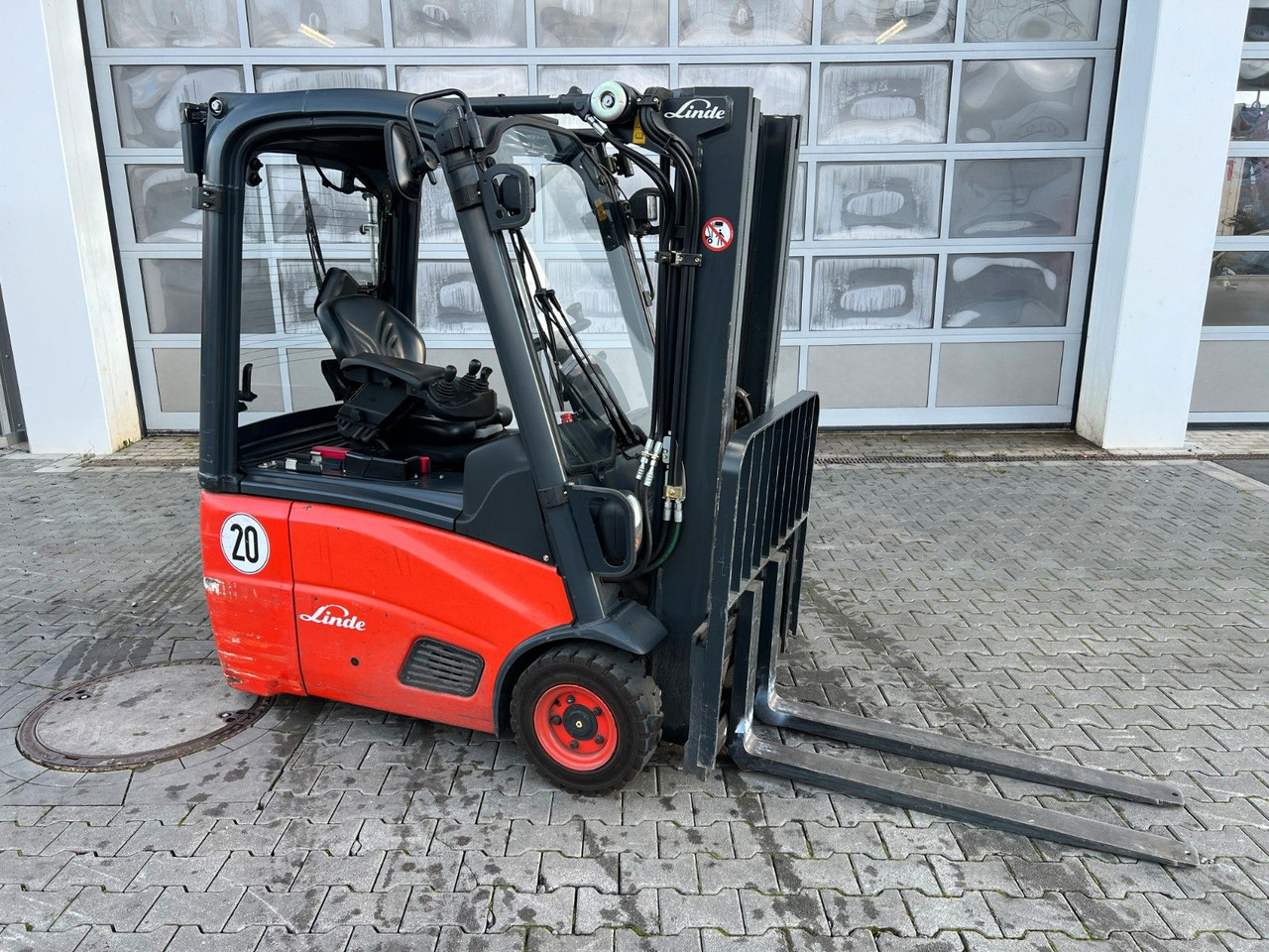Linde E14 - 01 / Triplex: 4.10m! / SS / nur 986h! - Empilhadeira elétrica: foto 2 Linde E14 - 01 / Triplex: 4.10m! / SS / nur 986h! - Empilhadeira elétrica: foto 2