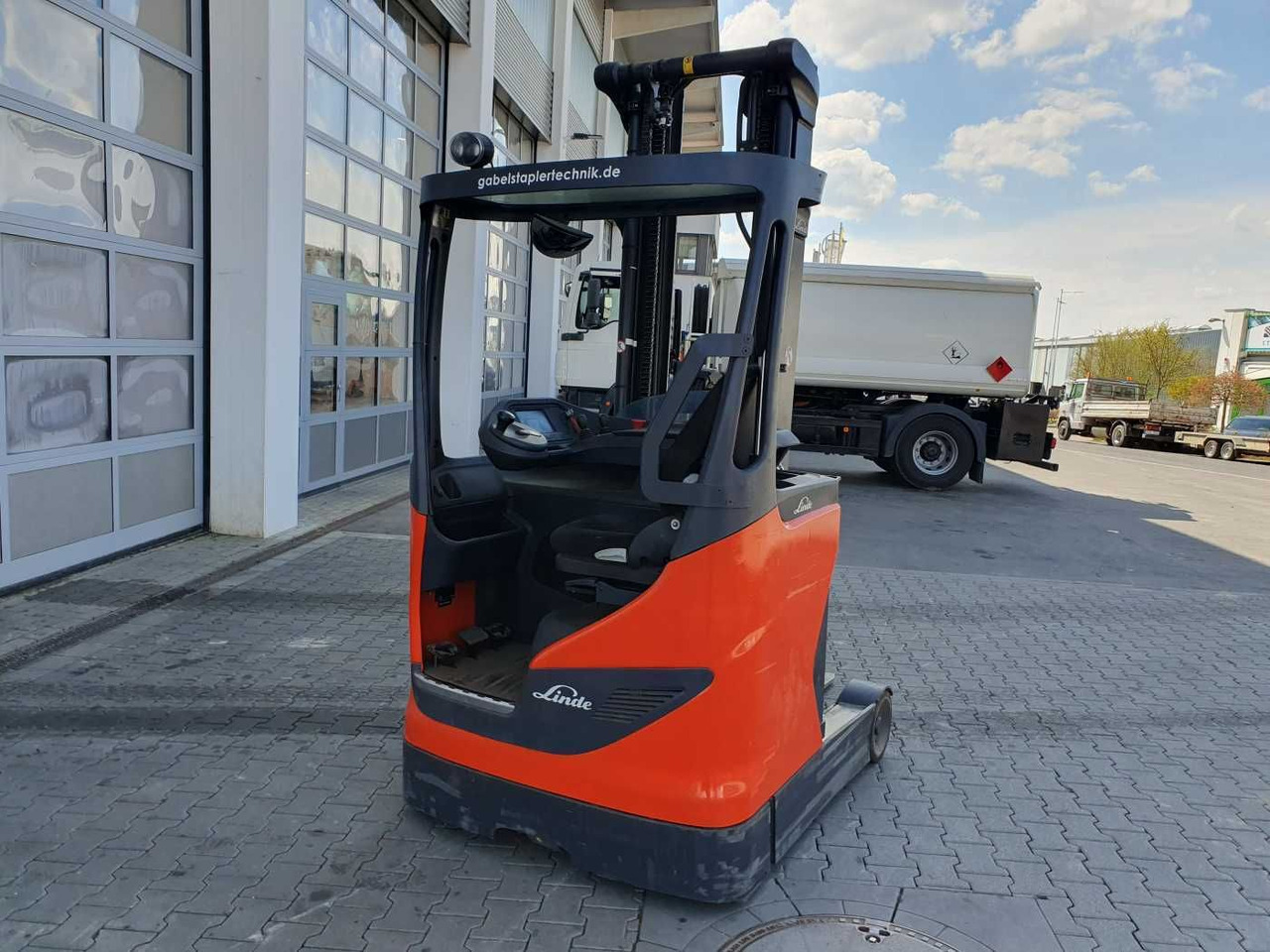 Linde R12B-01 / nur 2.394h! / Hubhöhe: 6m / 2015 - Empilhador retráctil: foto 5 Linde R12B-01 / nur 2.394h! / Hubhöhe: 6m / 2015 - Empilhador retráctil: foto 5