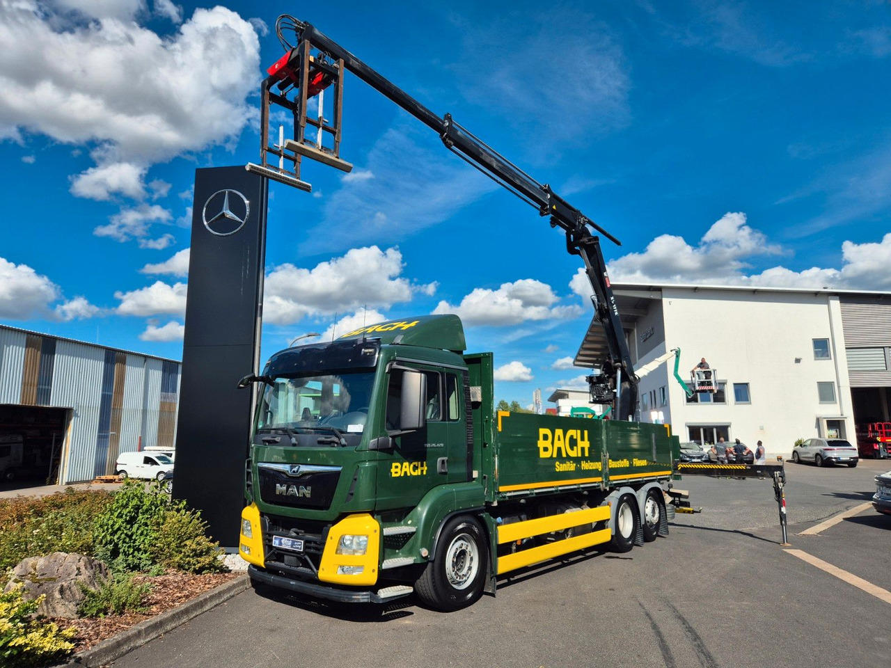 MAN TGS 26.420 6x2-4 LL Hiab 177K PRO 2 Stück - Caminhão grua: foto 1 MAN TGS 26.420 6x2-4 LL Hiab 177K PRO 2 Stück - Caminhão grua: foto 1