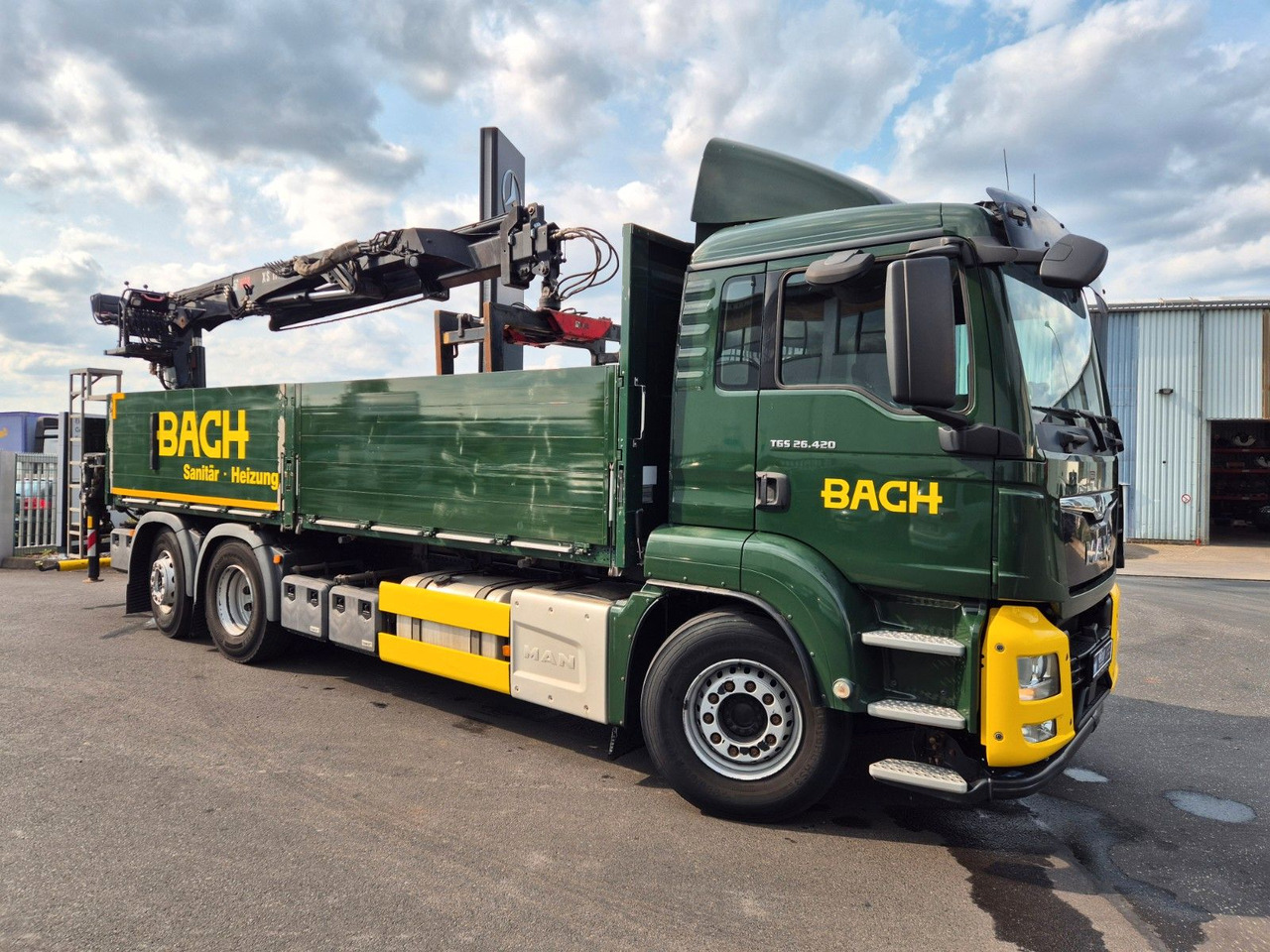 MAN TGS 26.420 6x2-4 LL Hiab 177K PRO 2 Stück - Camião de caixa aberta/ Plataforma, Caminhão grua: foto 4 MAN TGS 26.420 6x2-4 LL Hiab 177K PRO 2 Stück - Camião de caixa aberta/ Plataforma, Caminhão grua: foto 4