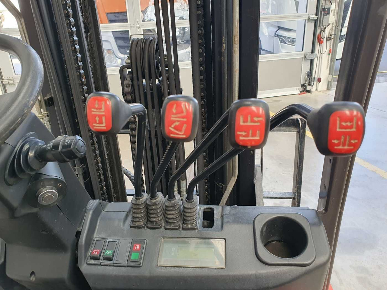 Empilhadeira a gás Manitou MI 25 G / Triplex: 4.70m / nur 1.976h! / SS: foto 13