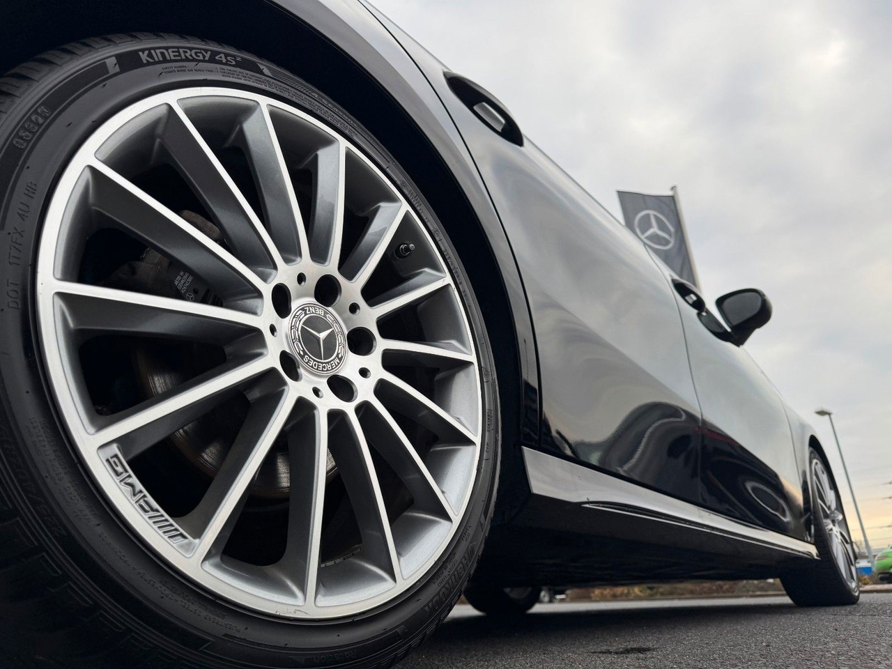 Mercedes-Benz A 200 AMG 19"+Ambiente+R-Kamera+Pano+LED+MBUX - Sedã: foto 5 Mercedes-Benz A 200 AMG 19"+Ambiente+R-Kamera+Pano+LED+MBUX - Sedã: foto 5