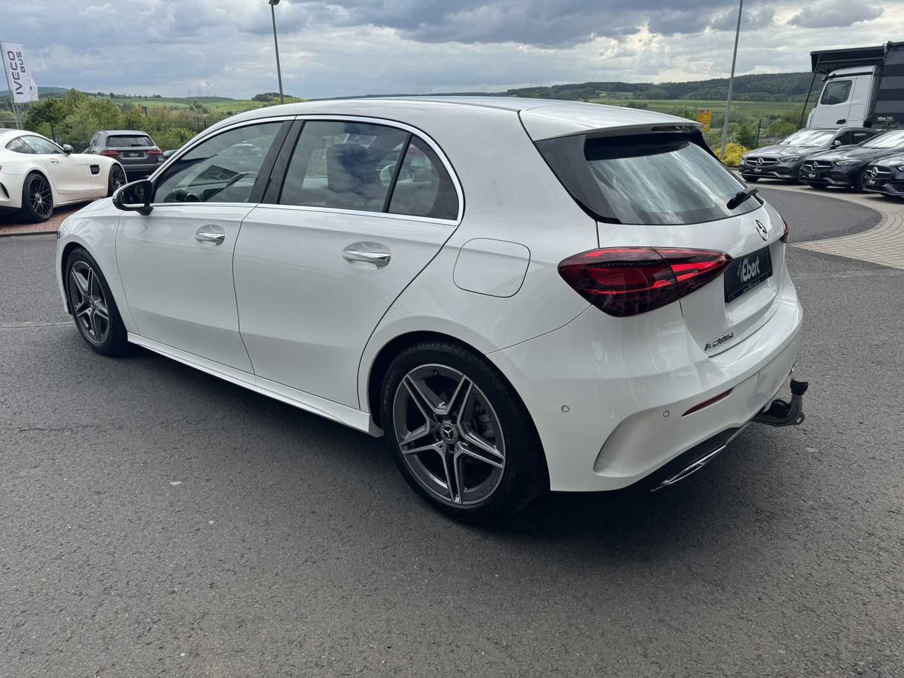Mercedes-Benz A 200d AMG+AHK+Ambiente+RFK+MBUX+LED+IHC - Sedã: foto 3 Mercedes-Benz A 200d AMG+AHK+Ambiente+RFK+MBUX+LED+IHC - Sedã: foto 3