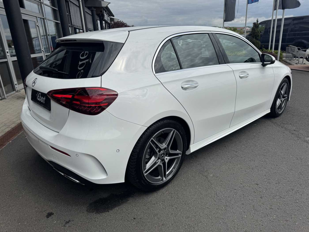 Mercedes-Benz A 200d AMG+AHK+Ambiente+RFK+MBUX+LED+IHC - Sedã: foto 4 Mercedes-Benz A 200d AMG+AHK+Ambiente+RFK+MBUX+LED+IHC - Sedã: foto 4