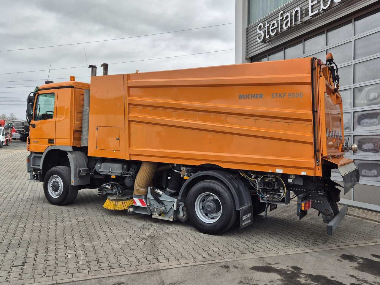 Varredora urbana Mercedes-Benz Actros 2032 A 4x4 Bucher STKF 9500 Airport 30x: foto 14