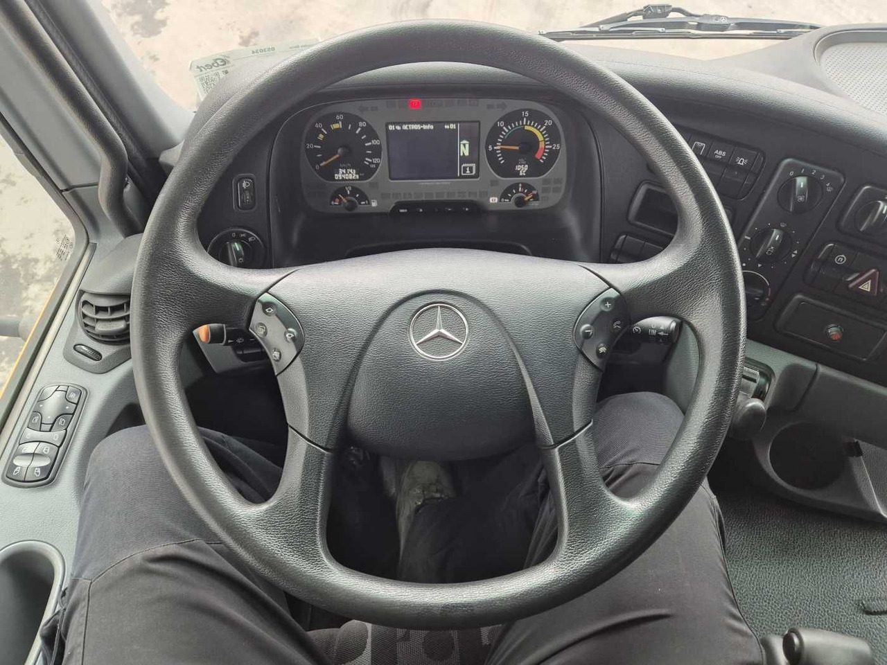 Varredora urbana Mercedes-Benz Actros 2032 A 4x4 Bucher STKF 9500 Airport 30x: foto 12