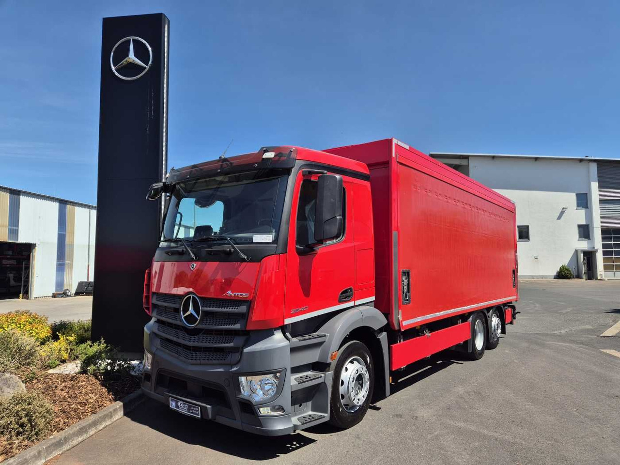 Mercedes-Benz Antos 2540 LnR 6x2 LBW Schiebeplanen AHK - Caminhão transporte de bebidas: foto 1 Mercedes-Benz Antos 2540 LnR 6x2 LBW Schiebeplanen AHK - Caminhão transporte de bebidas: foto 1