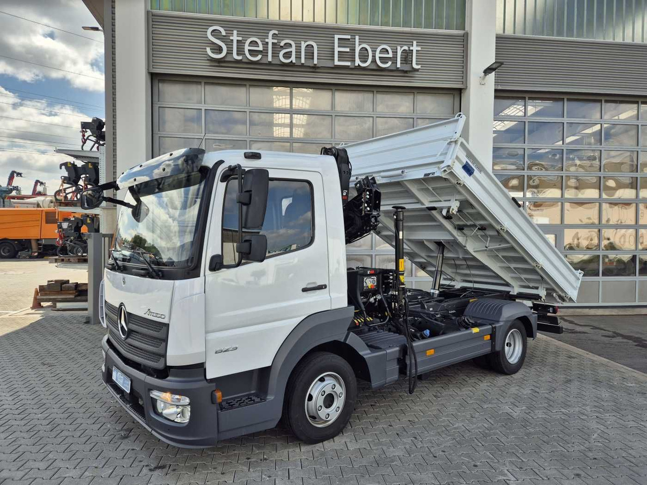 Mercedes-Benz Atego 823 KK Kipper+Kran+Funk+Greifersteuerung - Furgão basculante: foto 1 Mercedes-Benz Atego 823 KK Kipper+Kran+Funk+Greifersteuerung - Furgão basculante: foto 1