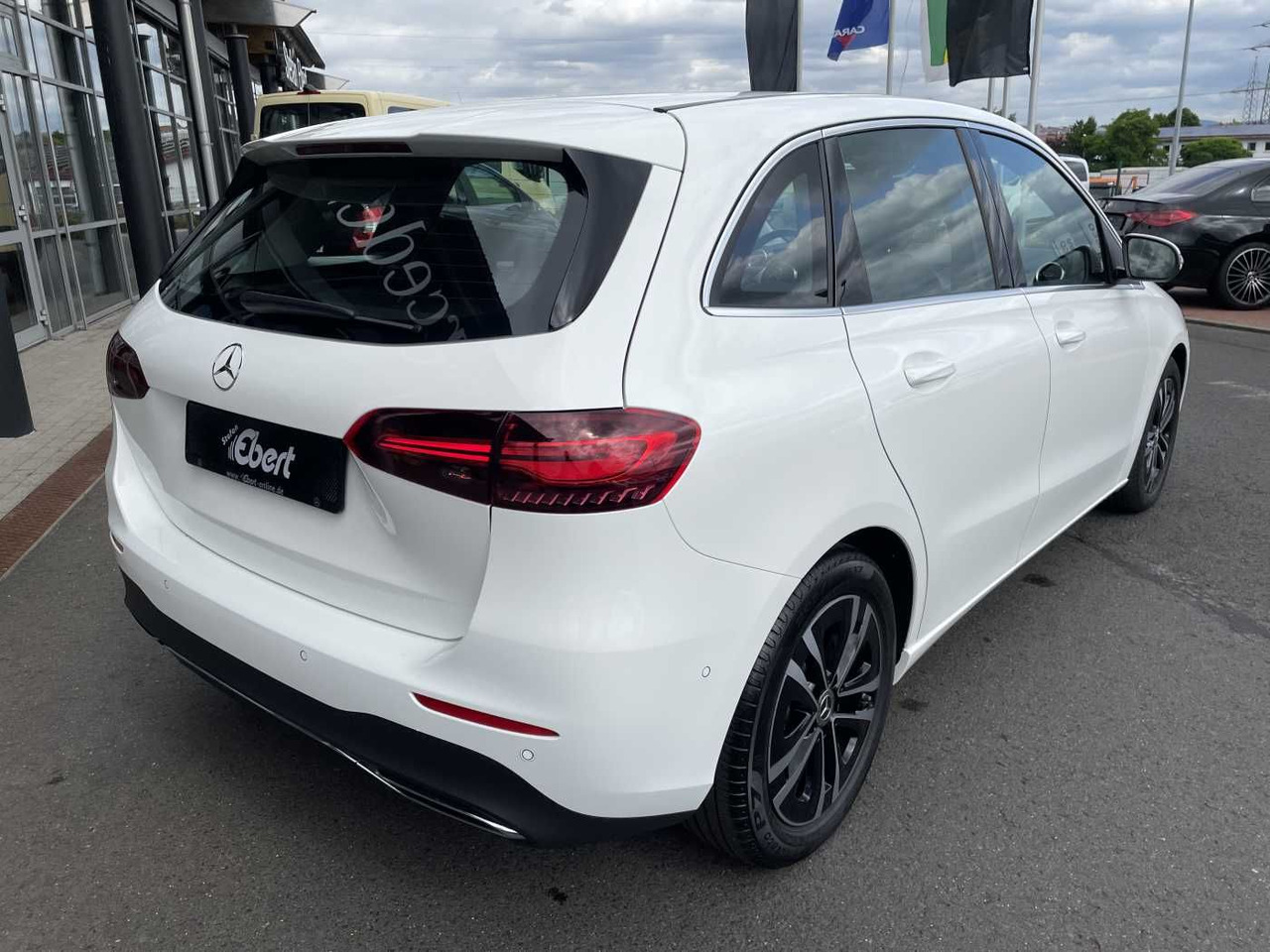 Mercedes-Benz B 180 7G Progressive R-Kamera+LED+ Winterpaket+C - Automóvel: foto 4 Mercedes-Benz B 180 7G Progressive R-Kamera+LED+ Winterpaket+C - Automóvel: foto 4