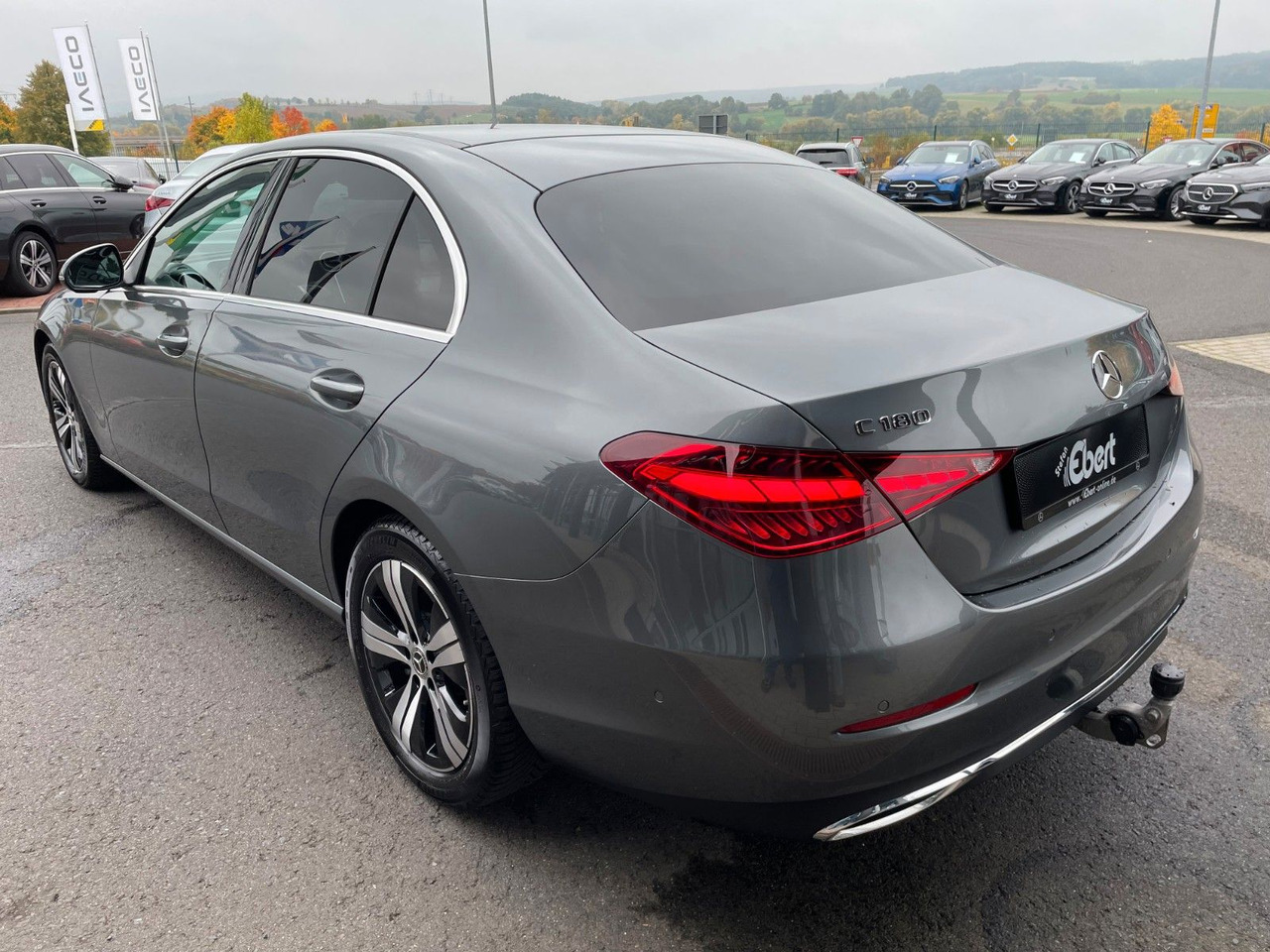 Mercedes-Benz C 180 AVANTGARDE R-Kamera+AHK+TOTW+Ambiente - Sedã: foto 3 Mercedes-Benz C 180 AVANTGARDE R-Kamera+AHK+TOTW+Ambiente - Sedã: foto 3