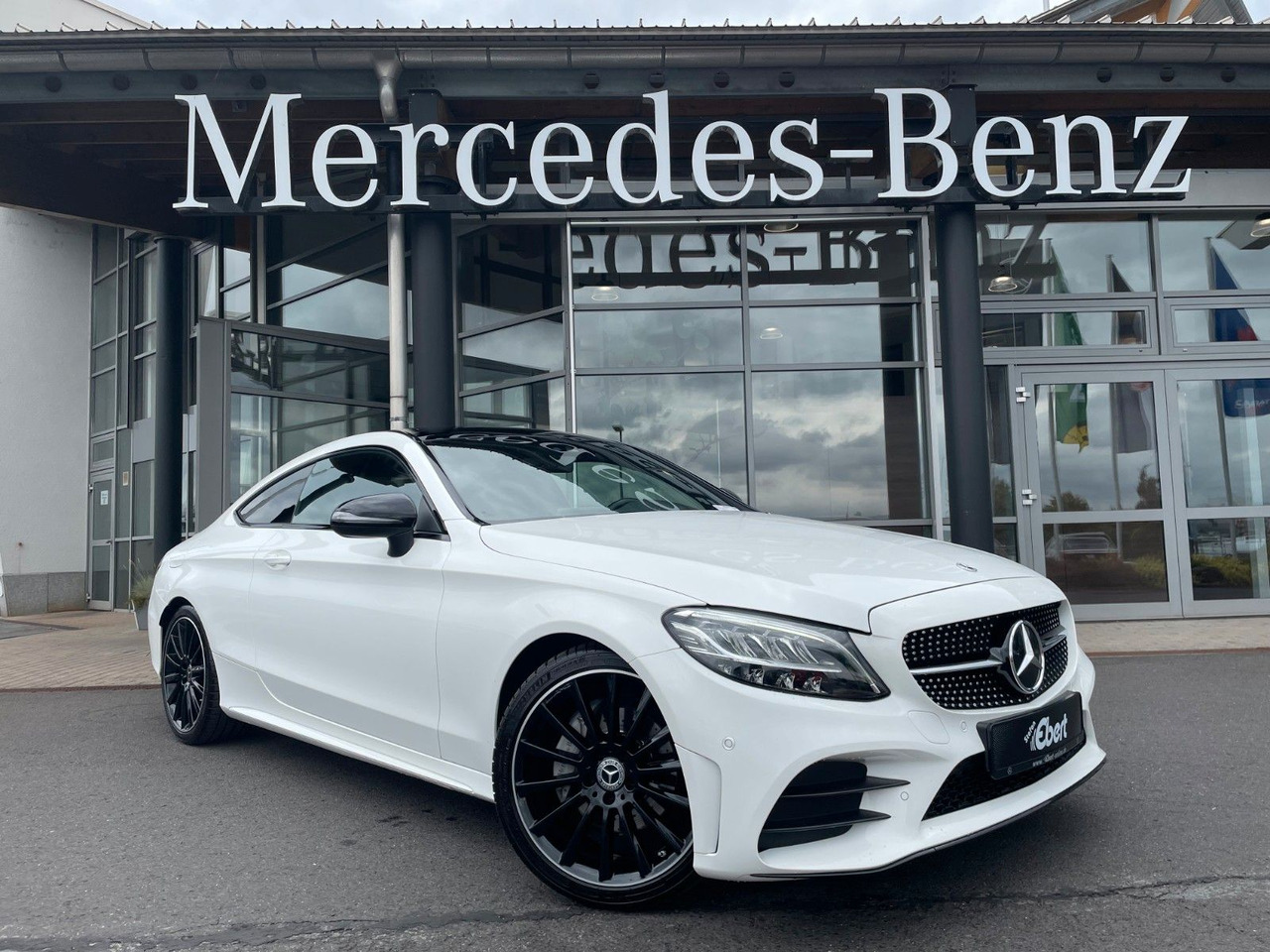 Mercedes-Benz C 220 d Coupe AMG+Pano+R-Kamera+Night+Carplay - Coupé: foto 1 Mercedes-Benz C 220 d Coupe AMG+Pano+R-Kamera+Night+Carplay - Coupé: foto 1