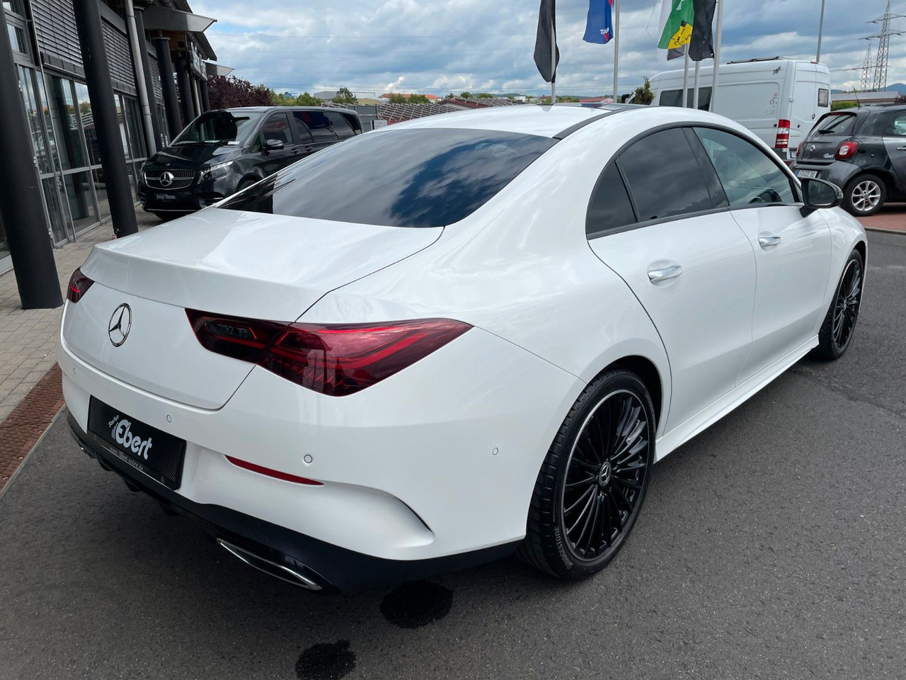Mercedes-Benz CLA 200 AMG Pano+R-Kamera+19" - Coupé: foto 4 Mercedes-Benz CLA 200 AMG Pano+R-Kamera+19" - Coupé: foto 4