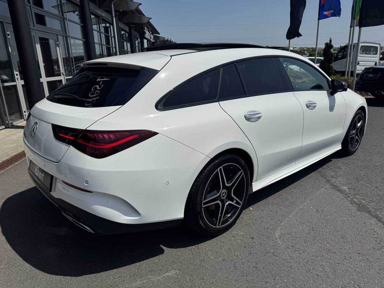 Mercedes-Benz CLA 220d Shooting Brake AMG+Pano+Distr+AHK+uvm. - Automóvel: foto 4 Mercedes-Benz CLA 220d Shooting Brake AMG+Pano+Distr+AHK+uvm. - Automóvel: foto 4