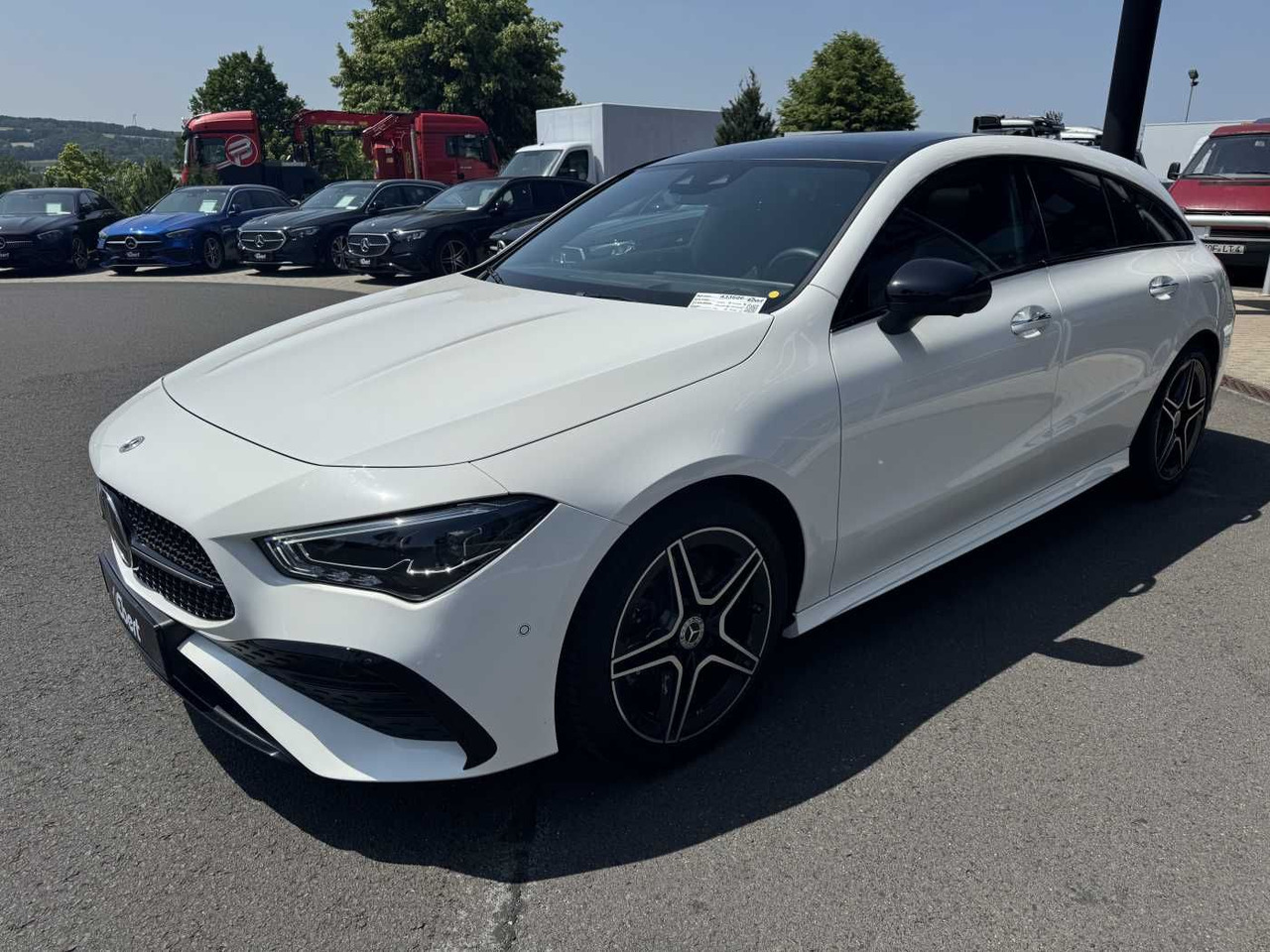 Mercedes-Benz CLA 220d Shooting Brake AMG+Pano+Distr+AHK+uvm. - Automóvel: foto 2 Mercedes-Benz CLA 220d Shooting Brake AMG+Pano+Distr+AHK+uvm. - Automóvel: foto 2