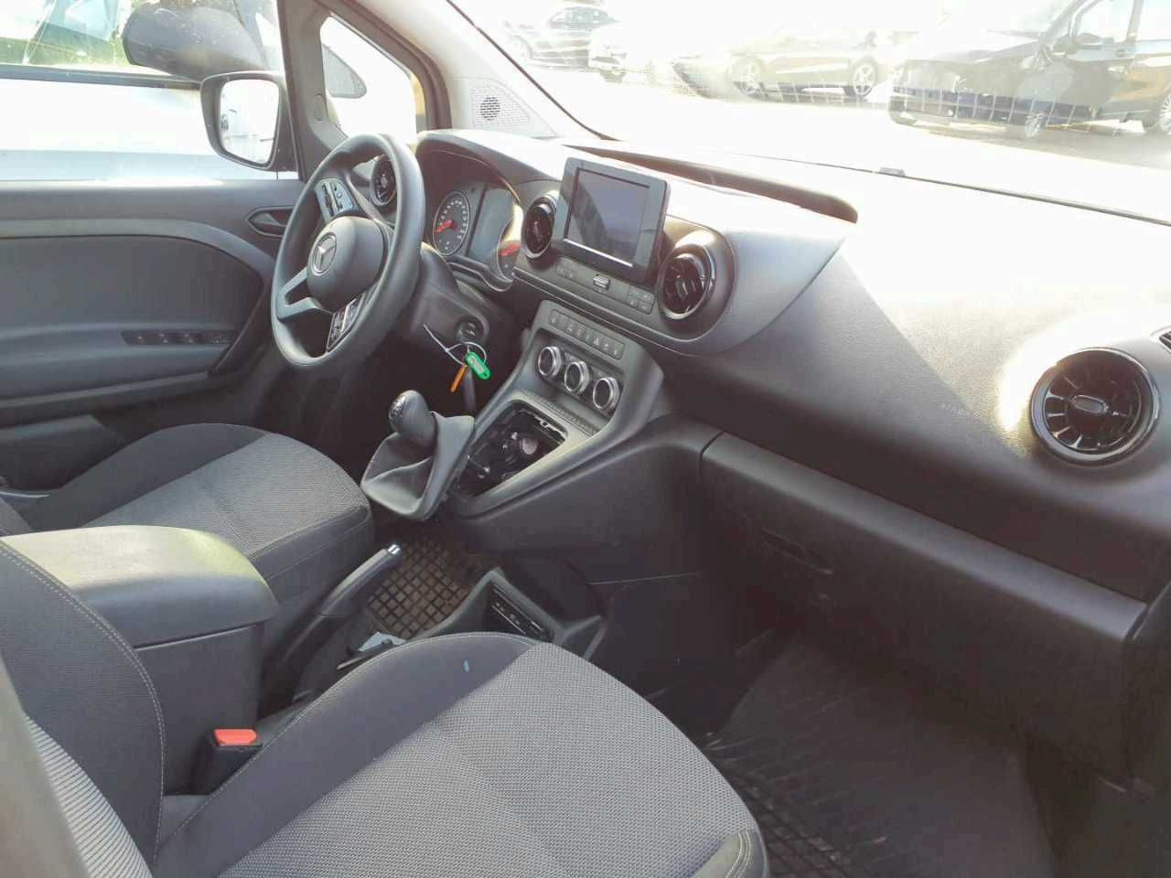 Mercedes-Benz Citan 113 Tourer Klimaautomatik AK Kamera MBUX - Automóvel: foto 4 Mercedes-Benz Citan 113 Tourer Klimaautomatik AK Kamera MBUX - Automóvel: foto 4