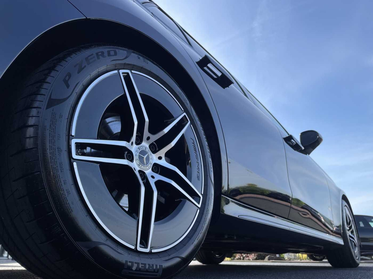 Mercedes-Benz E 220 d T AMG-Line AHK+Distr+R-Kamera +Ambiente+ - Automóvel: foto 5 Mercedes-Benz E 220 d T AMG-Line AHK+Distr+R-Kamera +Ambiente+ - Automóvel: foto 5