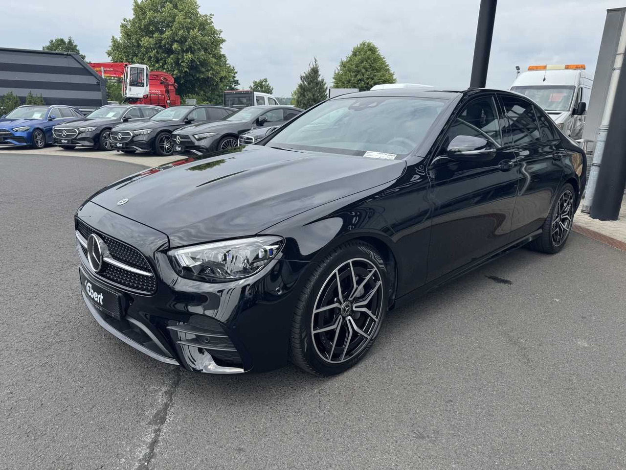 Mercedes-Benz E 220d AMG+Distr+Multibeam+Pano+ Ambiente+Night - Sedã: foto 2 Mercedes-Benz E 220d AMG+Distr+Multibeam+Pano+ Ambiente+Night - Sedã: foto 2