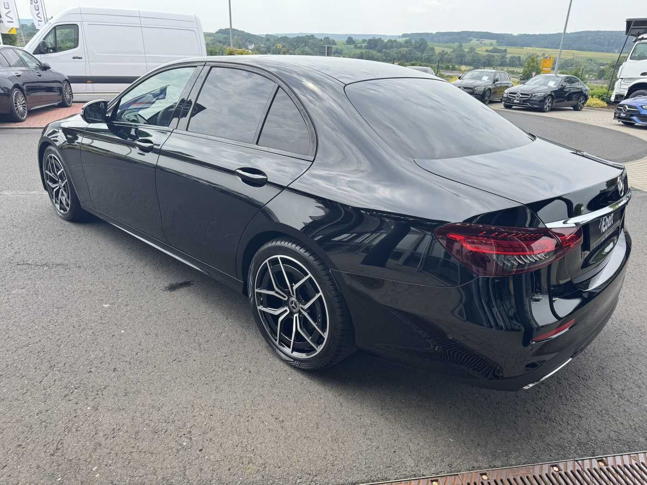Mercedes-Benz E 220d AMG+Distr+Multibeam+Pano+ Ambiente+Night - Sedã: foto 3 Mercedes-Benz E 220d AMG+Distr+Multibeam+Pano+ Ambiente+Night - Sedã: foto 3