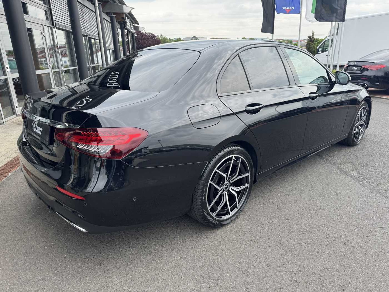 Mercedes-Benz E 220d AMG+Pano+Distr+Multibeam+RFK+Night - Sedã: foto 3 Mercedes-Benz E 220d AMG+Pano+Distr+Multibeam+RFK+Night - Sedã: foto 3