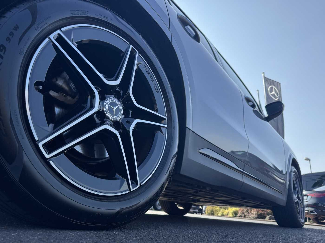 Mercedes-Benz GLA 200d 4M AMG+Pano+Distr+Ambiente+ - SUV: foto 5 Mercedes-Benz GLA 200d 4M AMG+Pano+Distr+Ambiente+ - SUV: foto 5